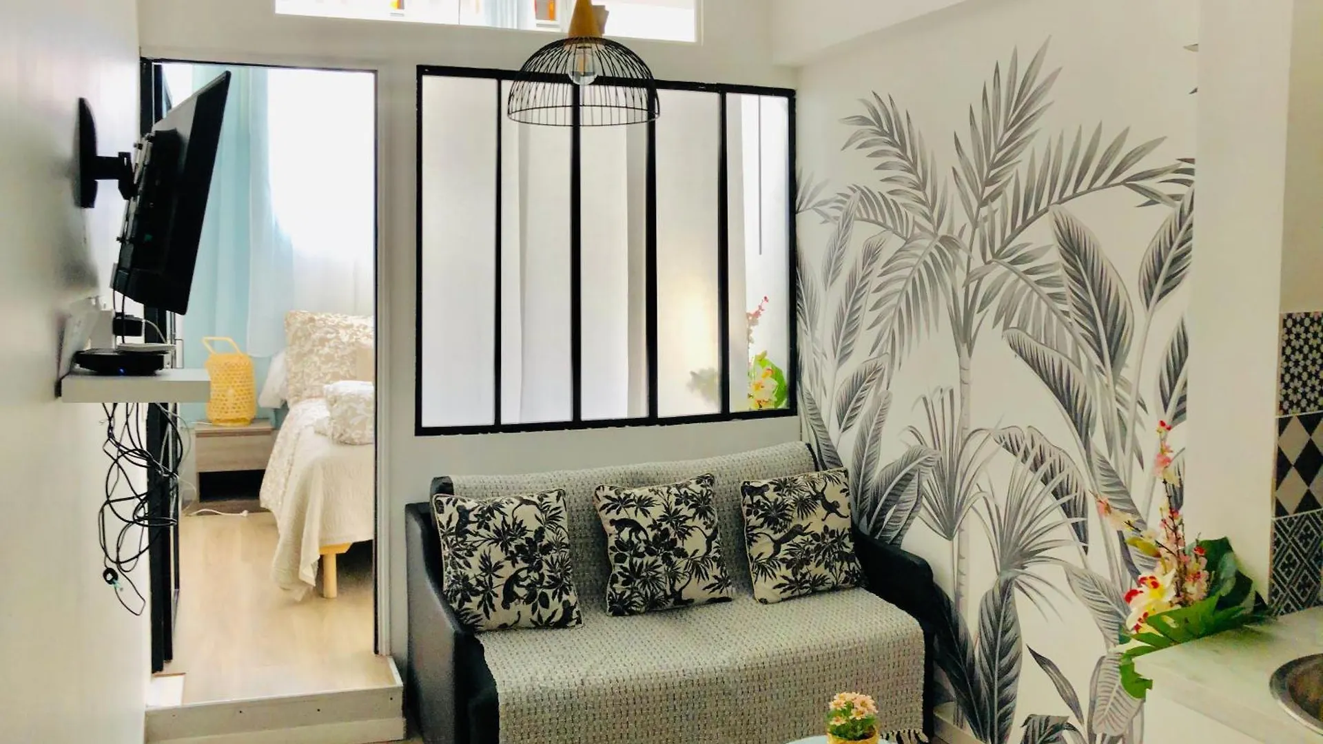 Metro Gambetta Apartment Paris 0*,  France